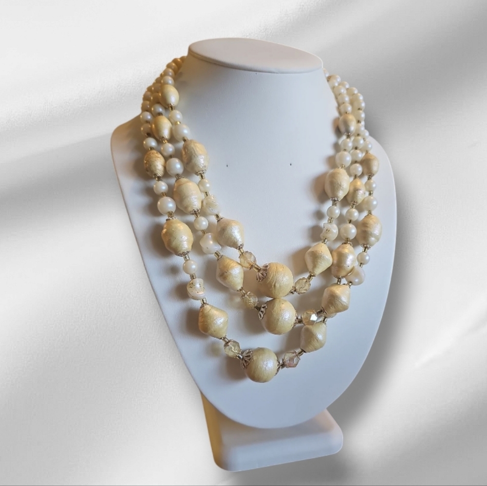 STATEMENT Vintage 50's JAPAN White/Cream Imitation Pearl Necklace.